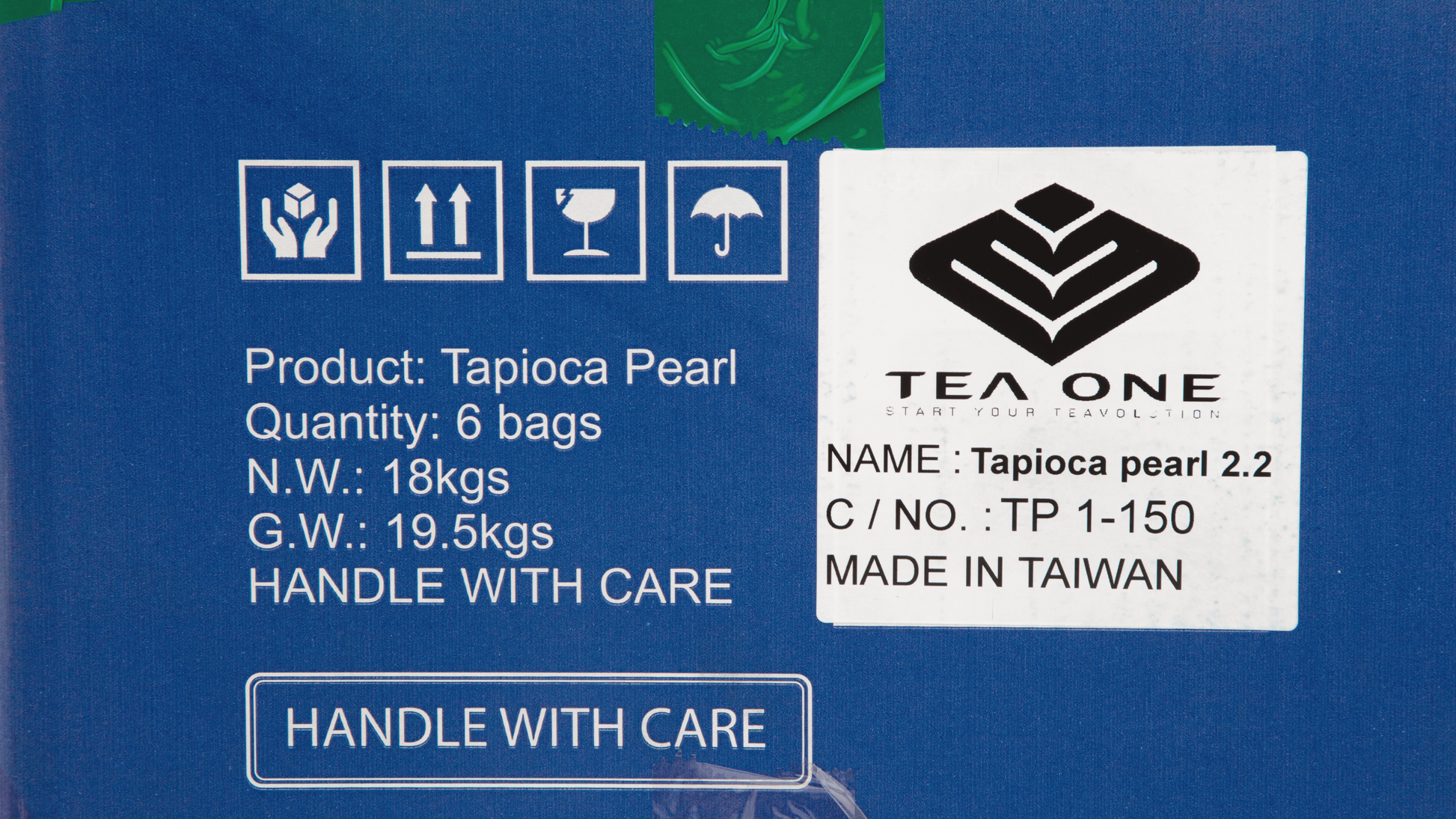 Information sticker on TEA ONE Tapioca Pearls carton – content, weight and origin information.