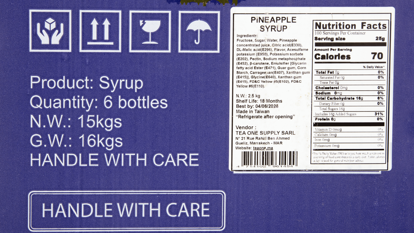Side label on TEA ONE Pineapple Syrup box displaying 6 × 2.5 kg contents, ingredients and storage information.