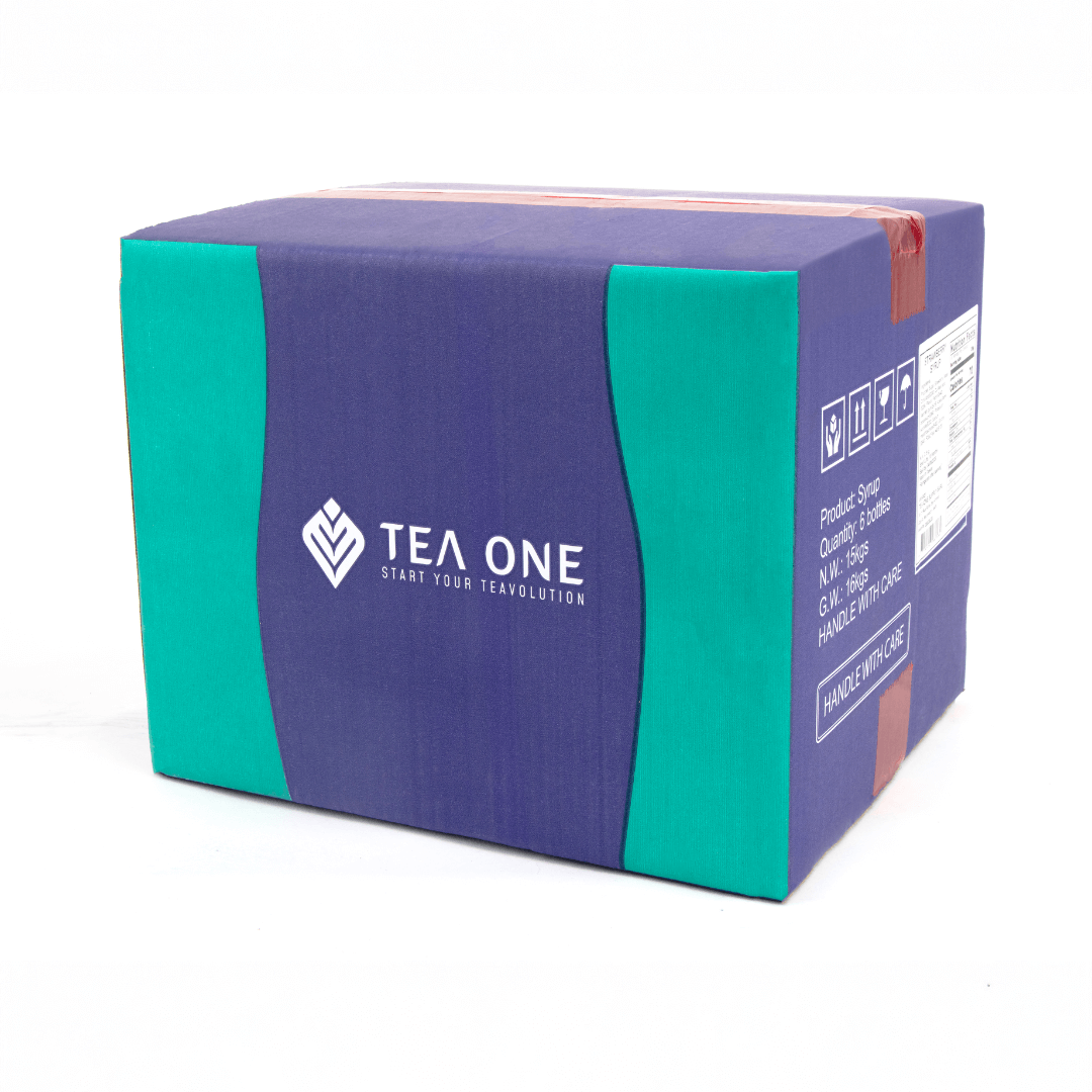 Carton containing 6 bottles of TEA ONE Strawberry Syrup (6 × 2.5 kg) for bulk orders.